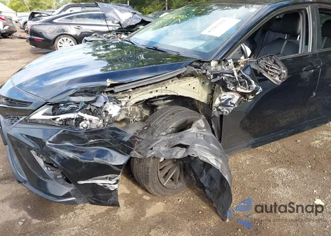 2022 Toyota Camry Se z USA, uszkodzony, nr VIN 4T1G11AK1NU621633